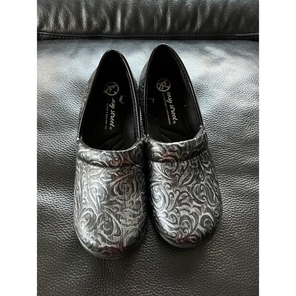 easy street Shoes - Easy Street Laurie Slip Resistant Comfortable Silver Artisan T1 Shoes Size 6.5M